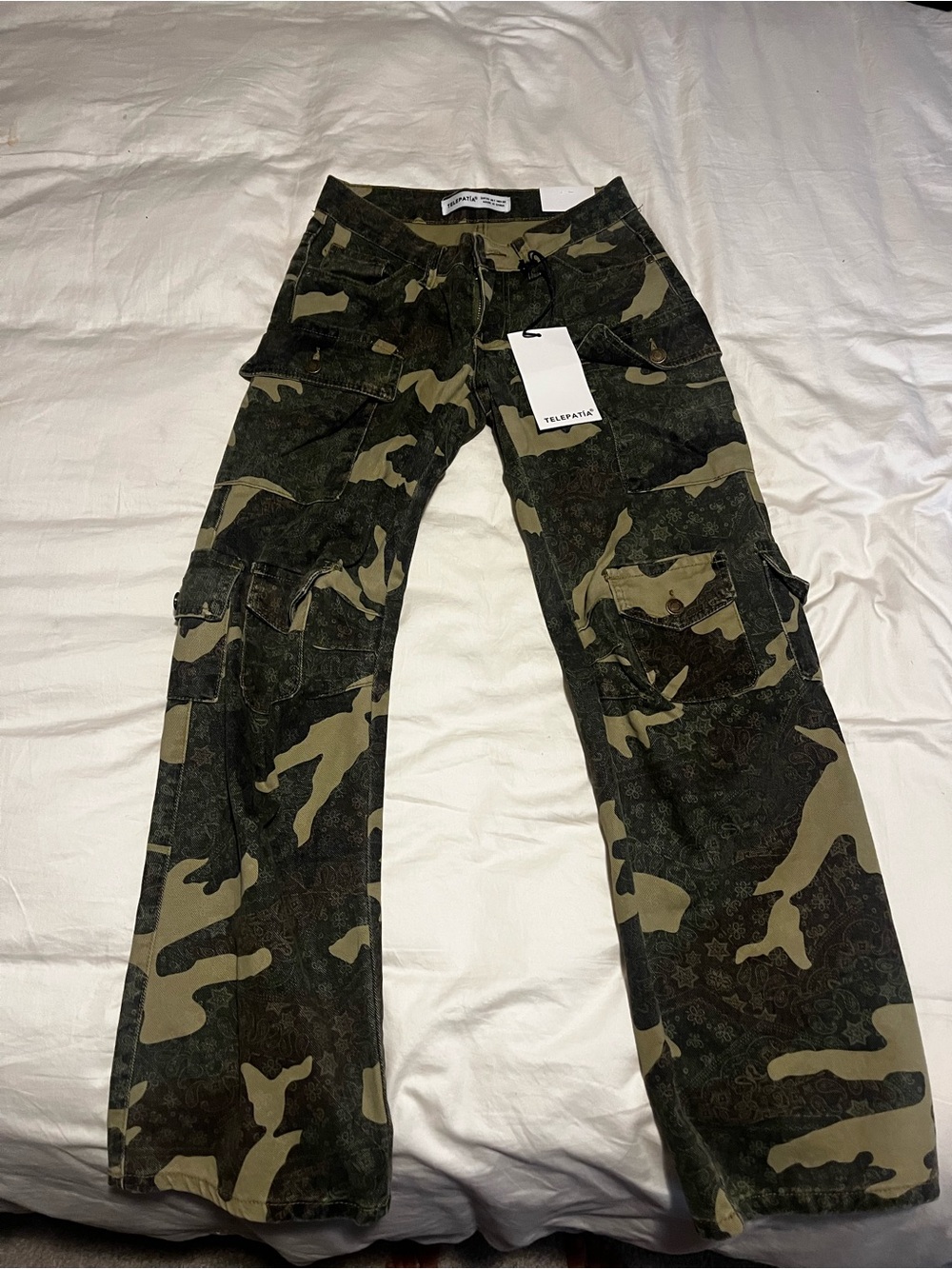 Telepatia Women’s Camo Cargo Pants